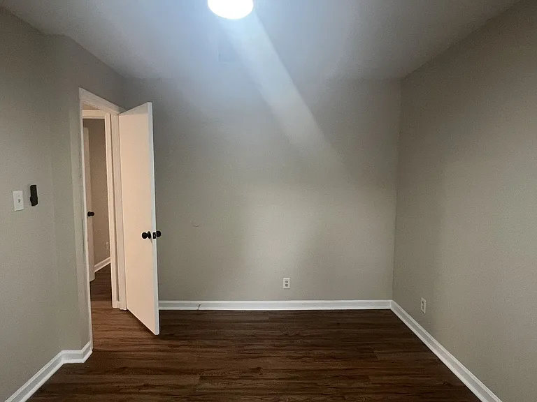 1199 Runnymede Ln — Photo 20