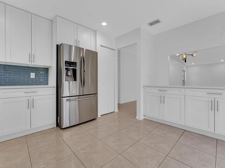 10084 Camelback Ln — Photo 7
