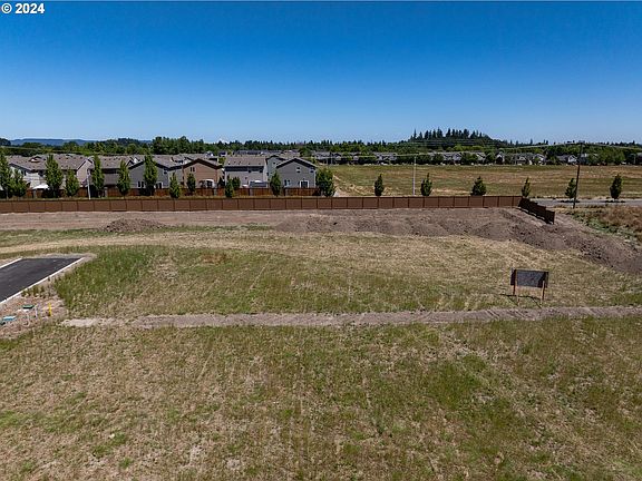4th image of 2166 NW Homer Ross Loop #3