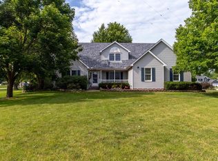 4008 Raleigh Ave, Bettendorf, IA 52722