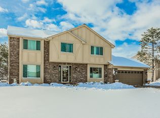 7345 Silver Leaf Ln, West Bloomfield, MI 48322
