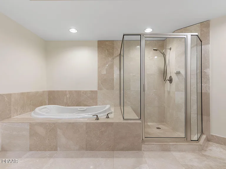 241 Riverside Dr #1710 — Photo 25