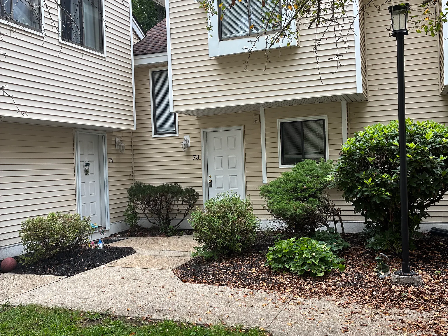 2 bed, 964 sqft, $1,975 — Photo 1