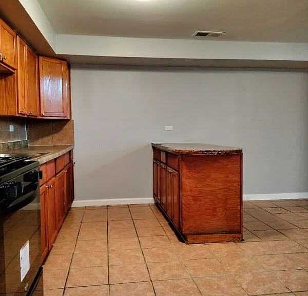 11540 S Peoria St — Photo 9