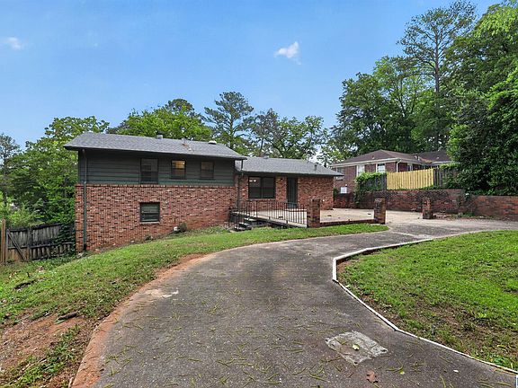 4th image of 945 Ridgewood Cir