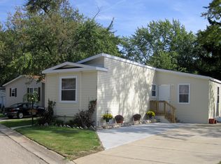 285 Bayview Rd, Elgin, IL 60123