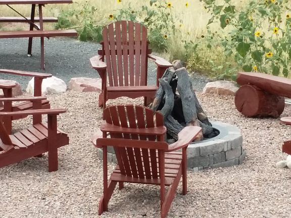 Gas firepit included