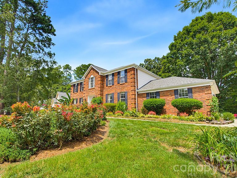 4113 Hallam Ct