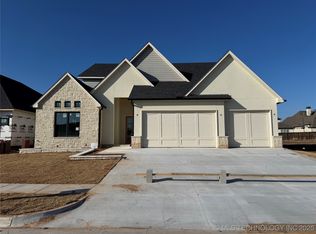 11928 S Vandalia Ave E, Tulsa, OK 74137