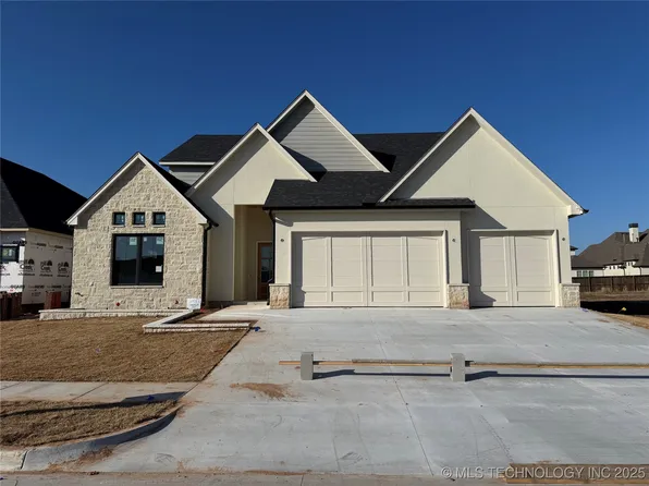 11928 S Vandalia Ave E, Tulsa, OK 74137