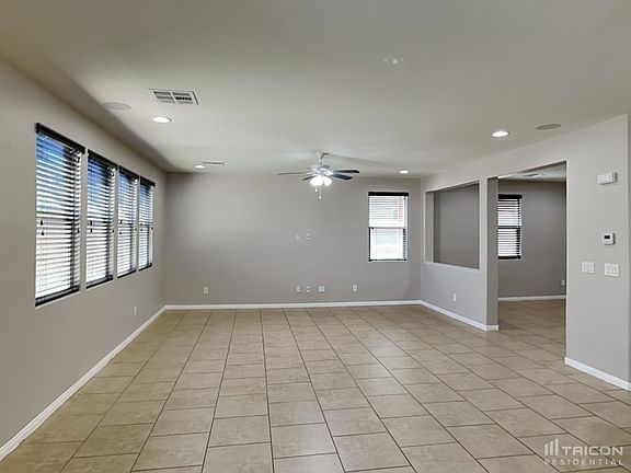 3rd image of 7019 Glencoe Harbor Ave