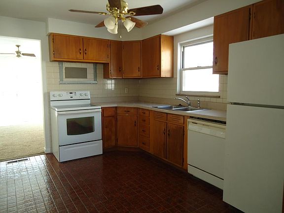 4th image of 75 Mary St