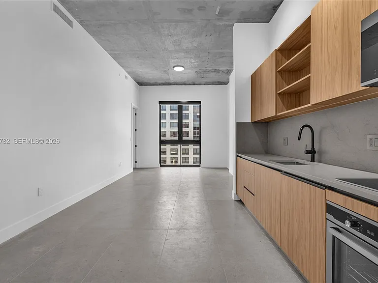 91 NW 27th St #203 — Photo 4