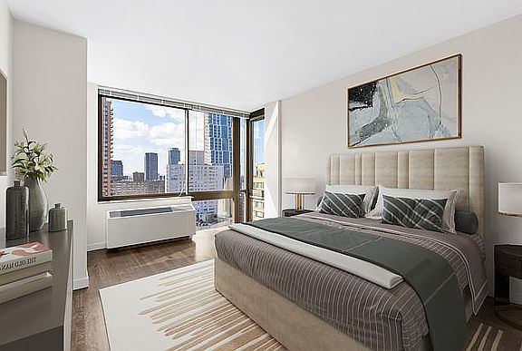 4th image of 111 W 67th St APT 32C