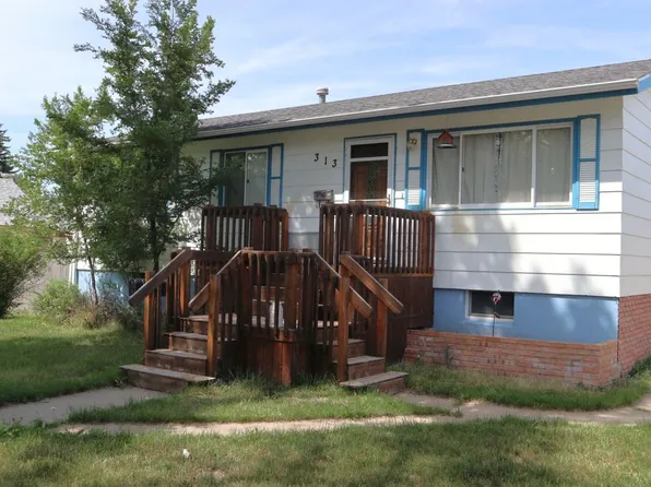 313 E Hughes St, Glendive, MT 59330