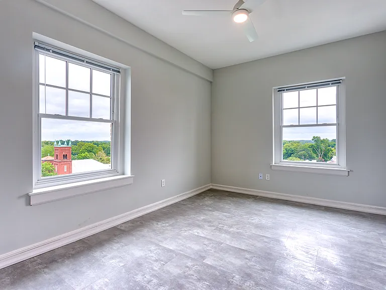 The Elliott Apartments — Photo 40