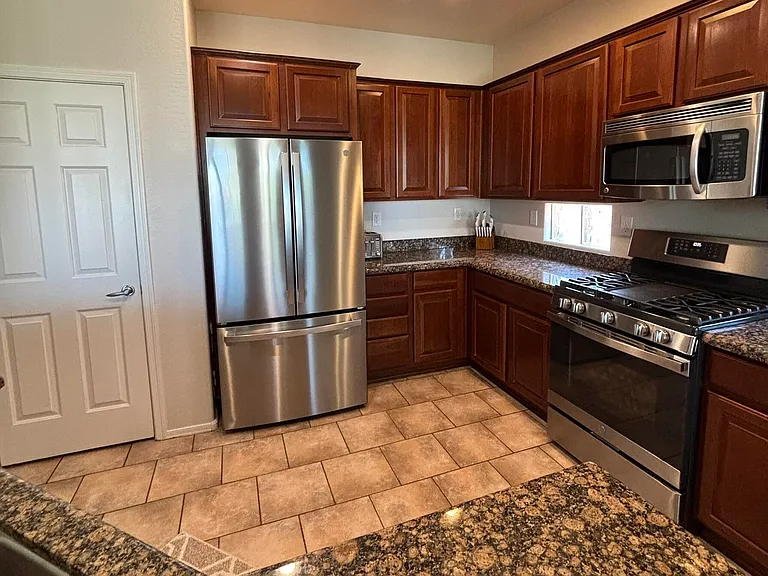 41520 N River Bend Ct — Photo 9