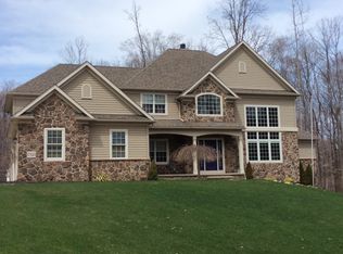 17920 Cinnamon Trl, Chagrin Falls, OH 44023