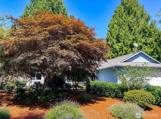 33 Goldfinch Ln, Port Ludlow, WA 98365