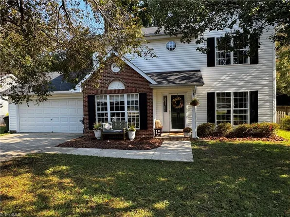 1155 Somerset Crossing Ln, Kernersville, NC 27284