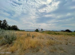 221 Windy Ridge Ln, Moxee, WA 98936