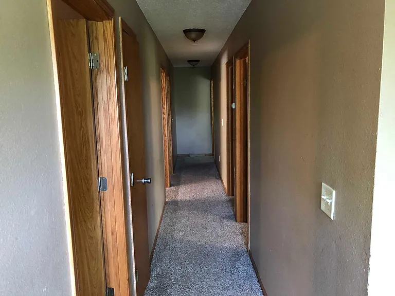 1323 Oliver Ave N — Photo 4