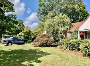 5 Green Ave, Danbury, CT 06810