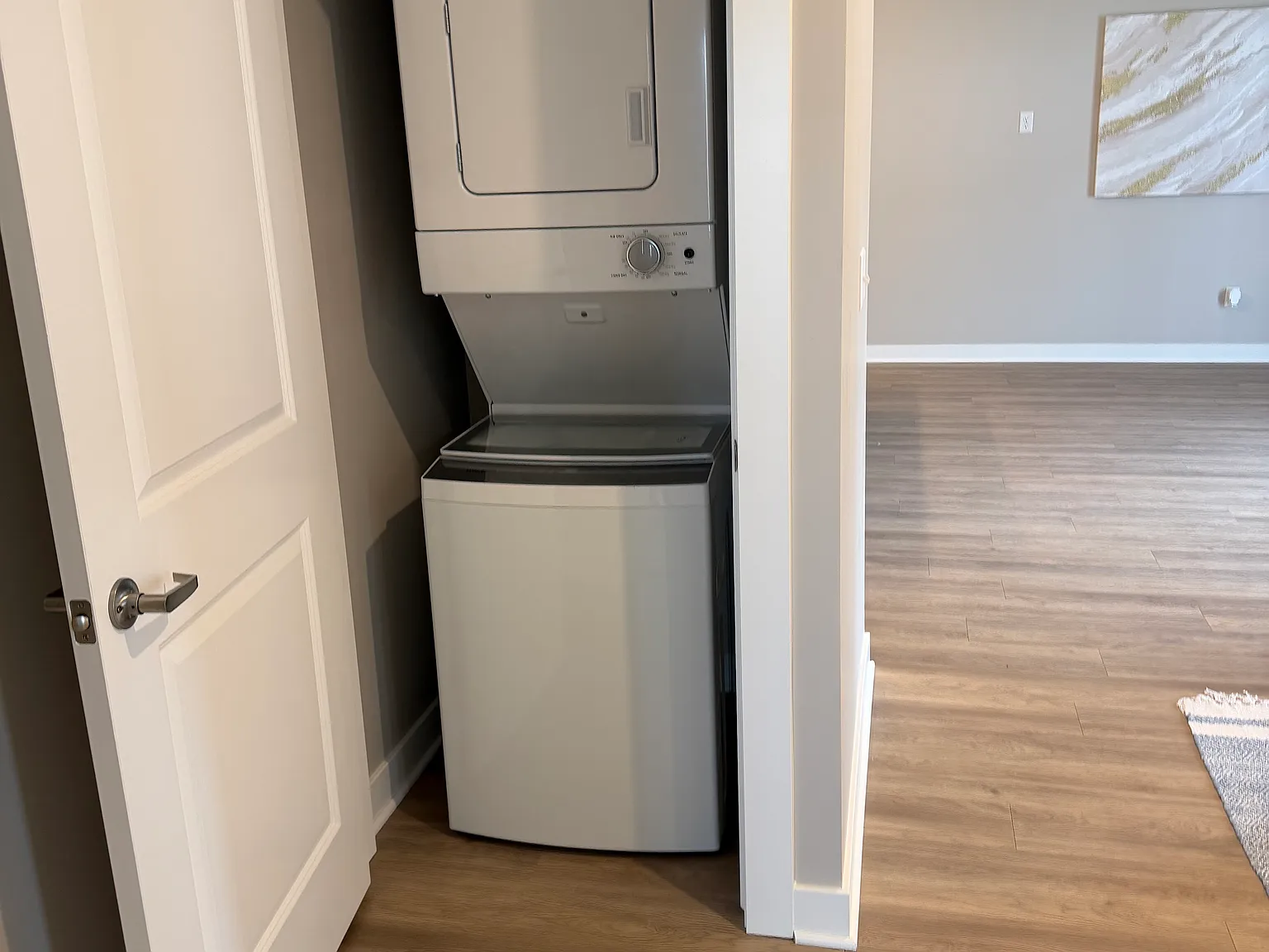 Midvilla Apartments — Photo 1