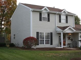 1005 Debden Dr, Island Lake, IL 60042