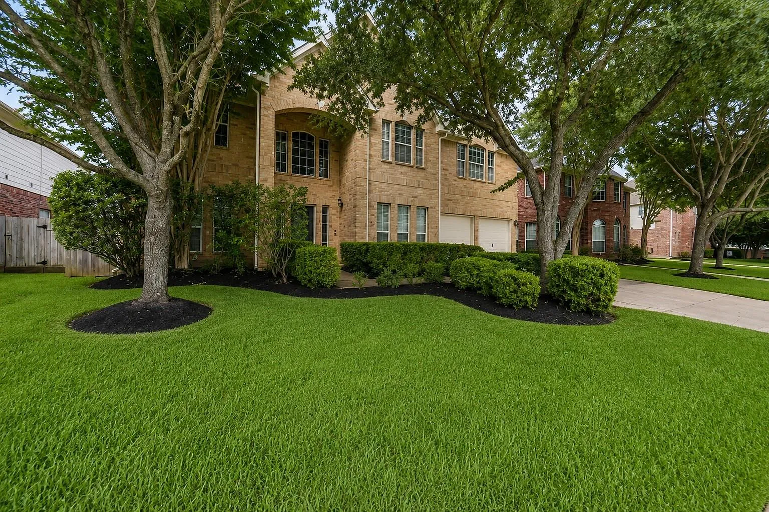 5 bed, 3.5 bath, 3965 sqft, $3,250 — Photo 3