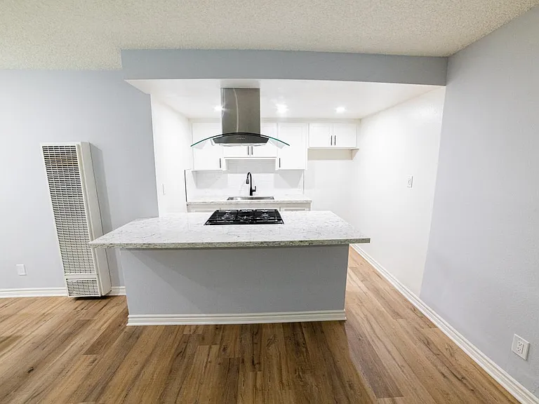 Stratford Apartments — Photo 6