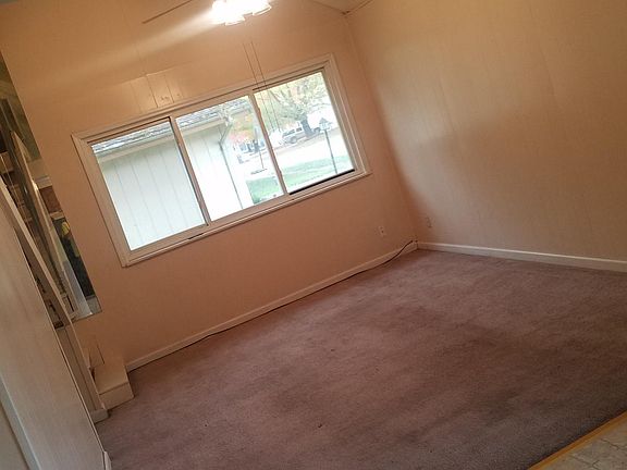 5th image of 938 Dawnview Dr