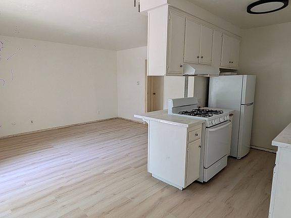 2nd image of 4867 Santa Cruz Ave APT 4