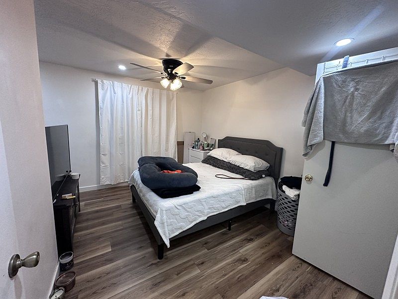 1st image of 809 W Clover Blossom Cir