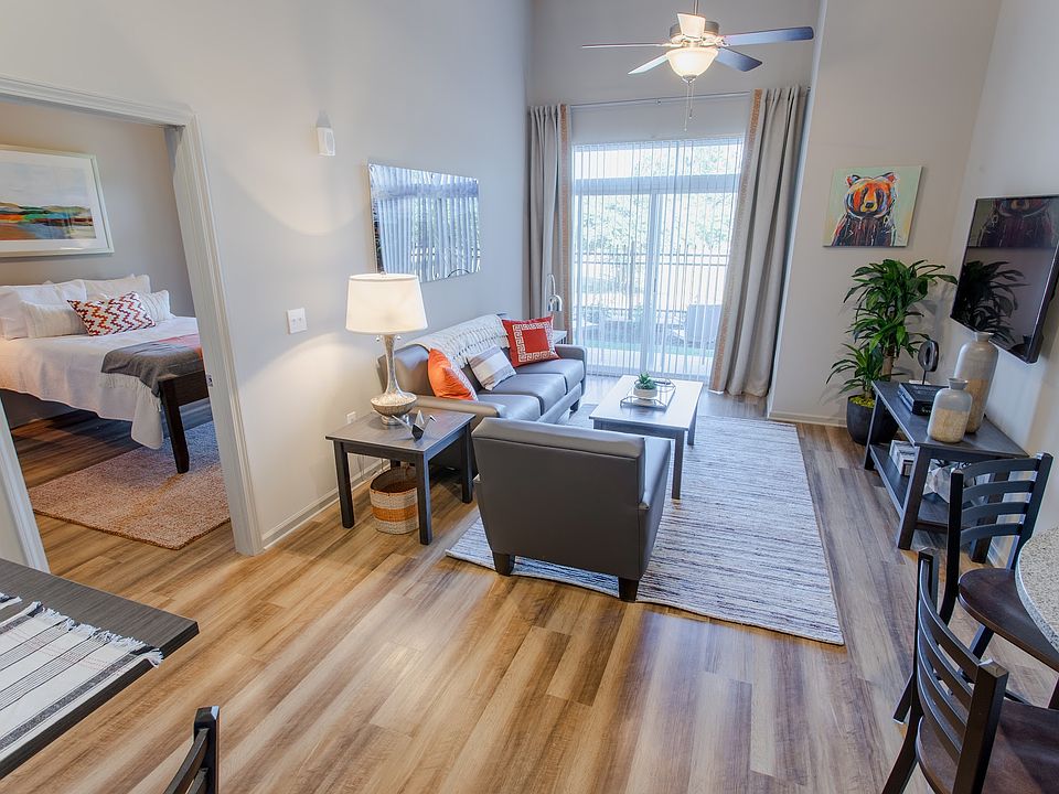 Lofts at Mercer Landing II Exclusive Student Housing Apartment