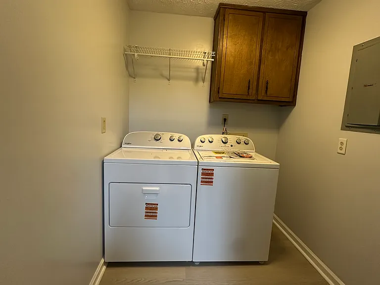 4304 Riverside Dr — Photo 3
