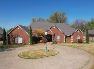 2900 N Pecan Rd, Ponca City, OK 74604