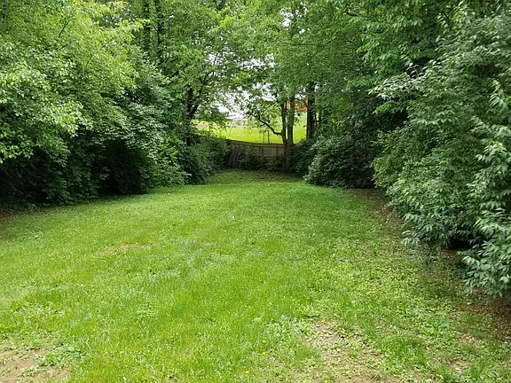 3rd image of 665 Lombardy Dr