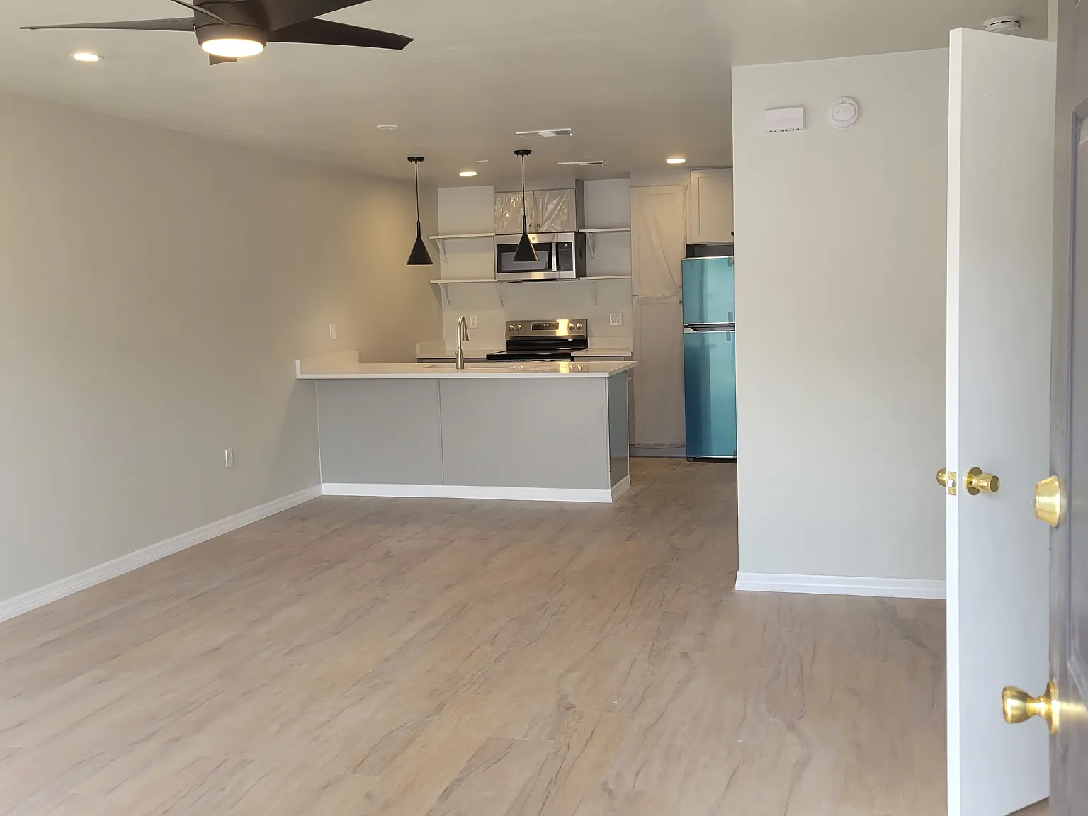 2 bed, 930 sqft, $1,600 — Photo 3