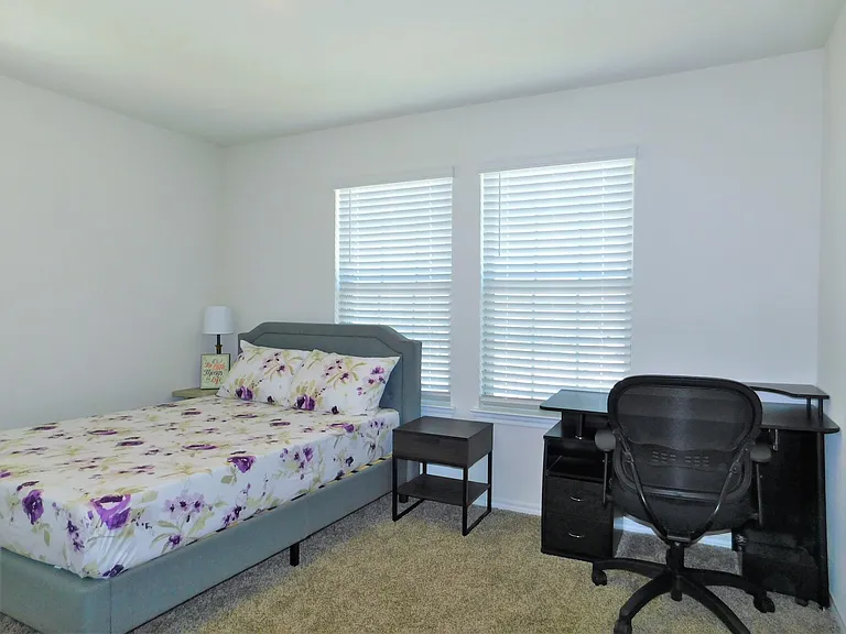 4025 Huntington Dr — Photo 10