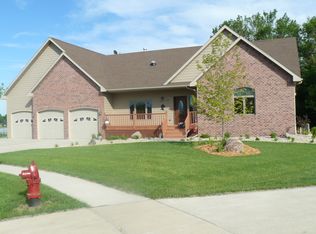 1315 Pheasant Run Cir, Brookings, SD 57006