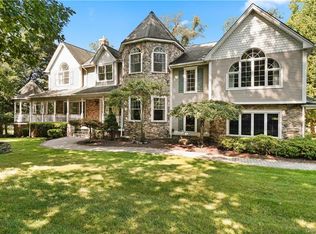 28 Valenza Ln, Blauvelt, NY