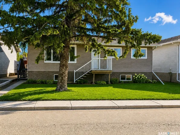 297 5th Avenue E, Unity, SK S0K 4L0