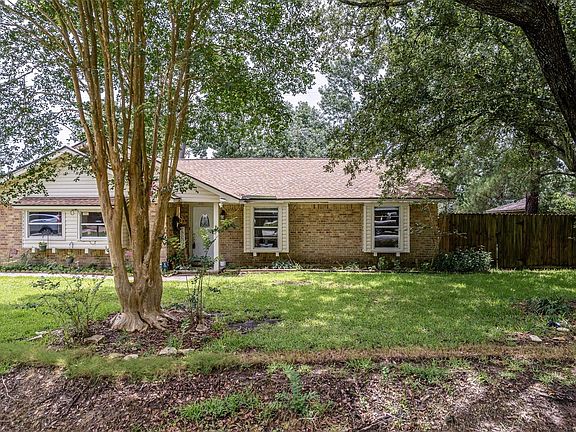2nd image of 5814 Russell Ln