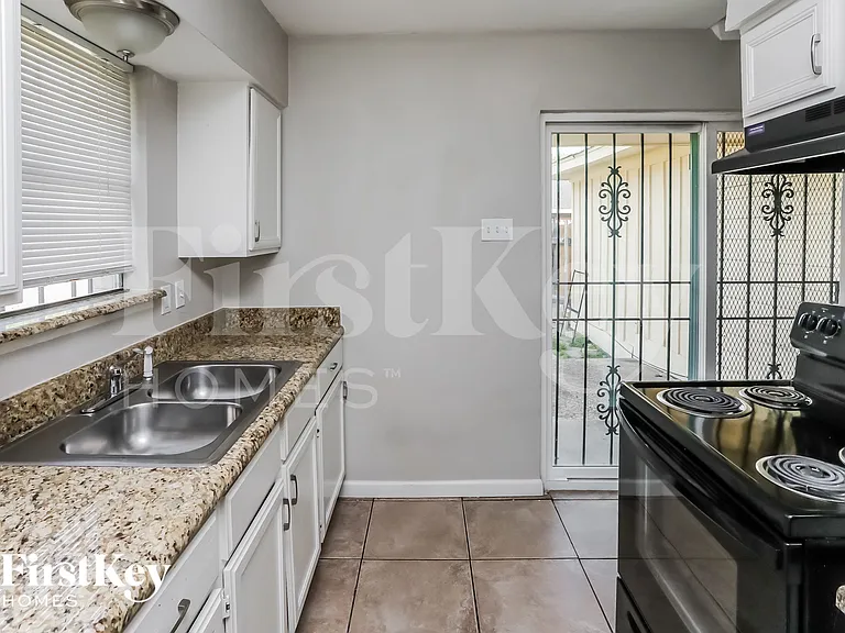 6115 Flagstaff Dr — Photo 7