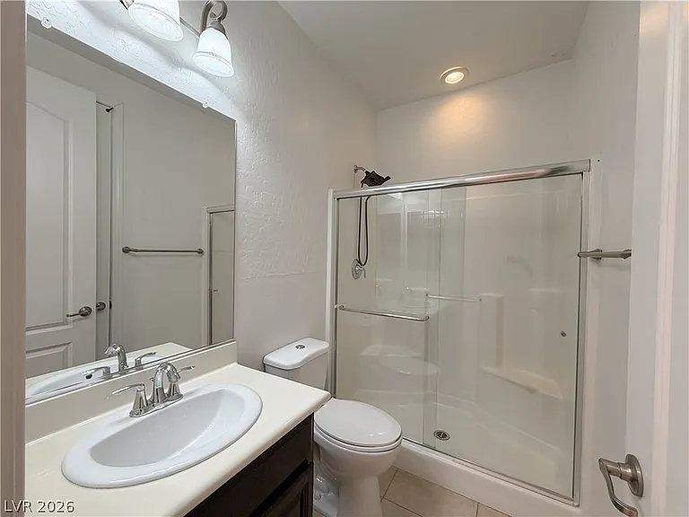 7296 Spring Flower Ave #B — Photo 8