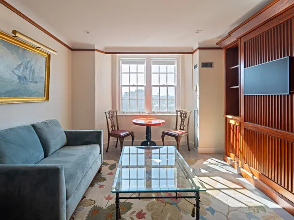 15 River St APT 805, Boston, MA 02108