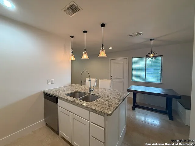 2811 Woodbury St #301 — Photo 14