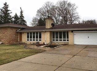17W623 Hillcrest Dr, Wood Dale, IL