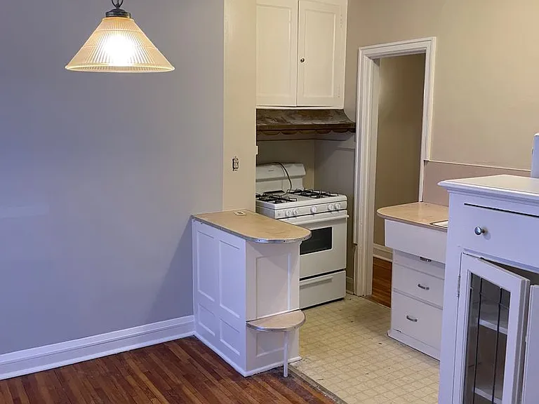 Taylor Apartments — Photo 34
